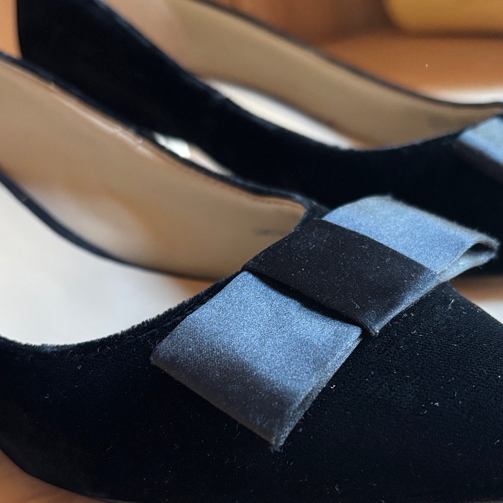 Chic Black Velvet Heels with Bow Metallic Block Heel - Picture 2 of 5